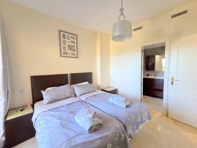 2 chambre Appartement à vendre à La Duquesa / Puerto de la Duquesa, Manilva - 265 000 € (Ref: 9610635)