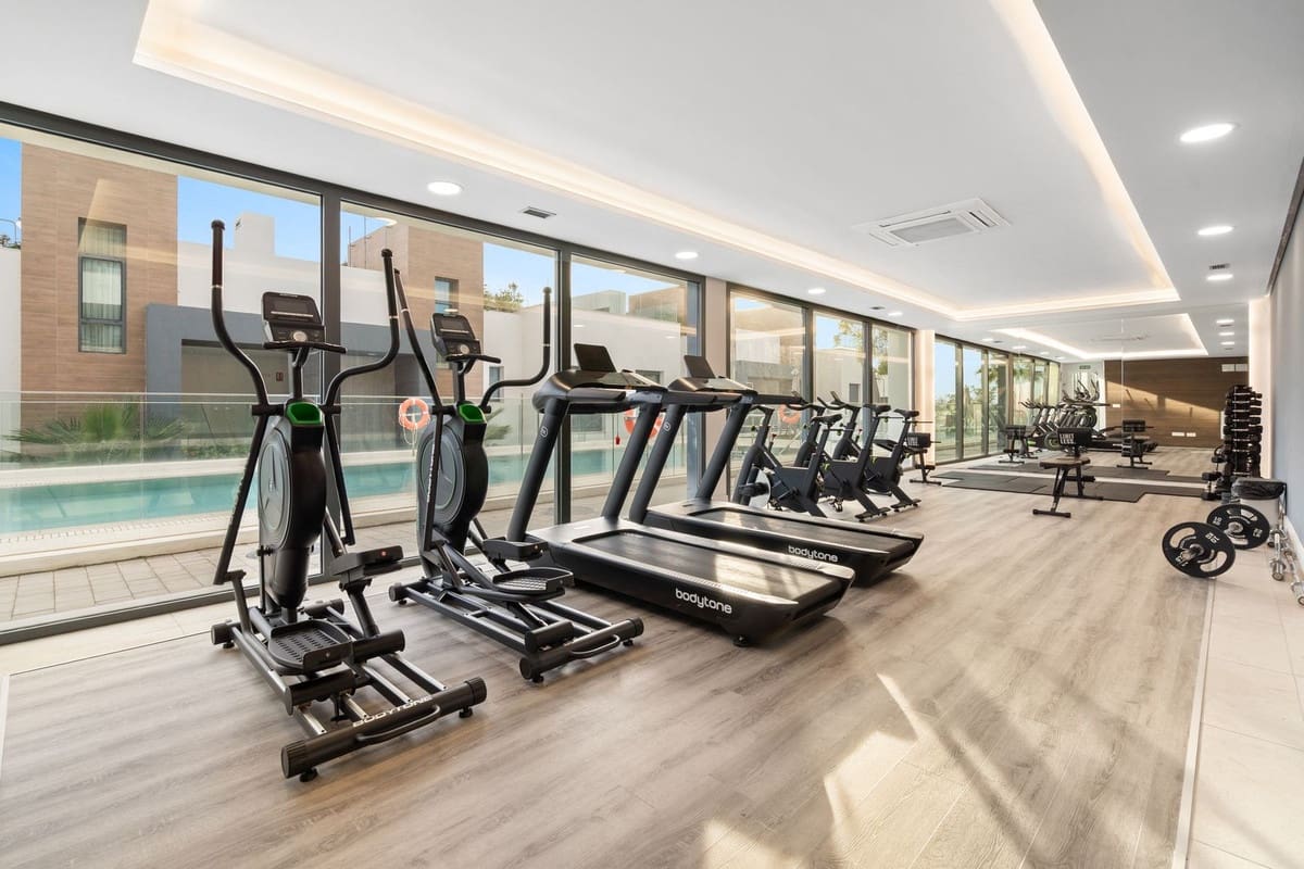 3 soveværelse Lejlighed til salg i Cabopino med garage - € 1.150.000 (Ref: 9614537)