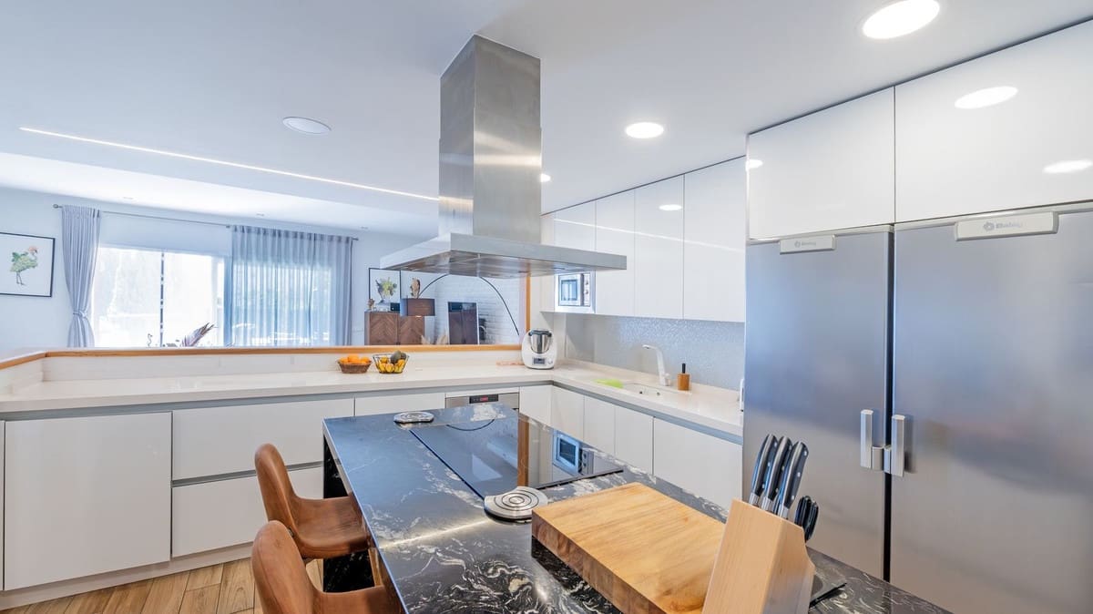 Finca/Casa Rural de 4 habitaciones en Benalmádena en venta - 675.000 € (Ref: 9614542)