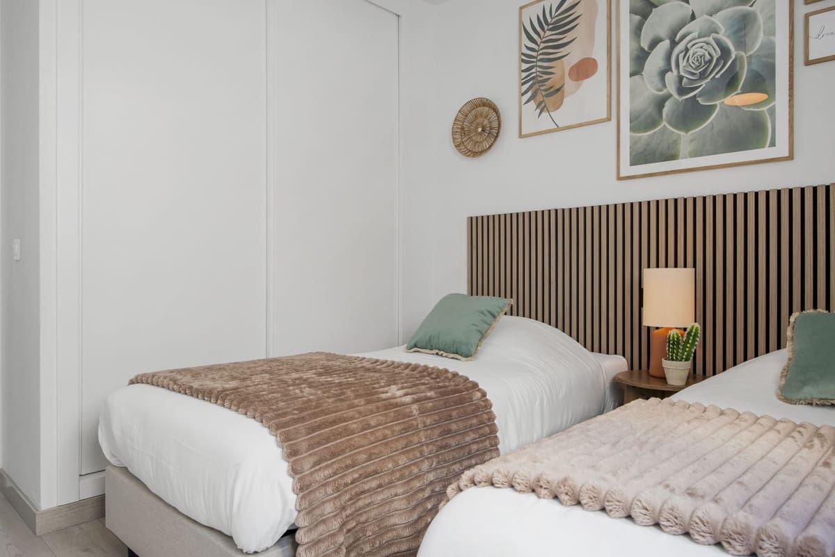 3 quarto Apartamento para venda em Estepona com garagem - 475 000 € (Ref: 9618806)