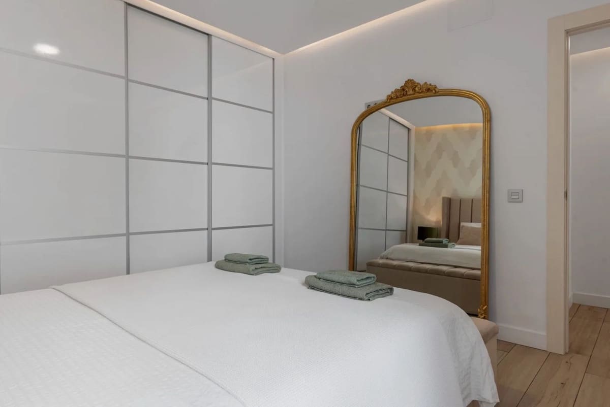 Apartamento de 2 habitaciones en Estepona en venta - 370.000 € (Ref: 9618807)