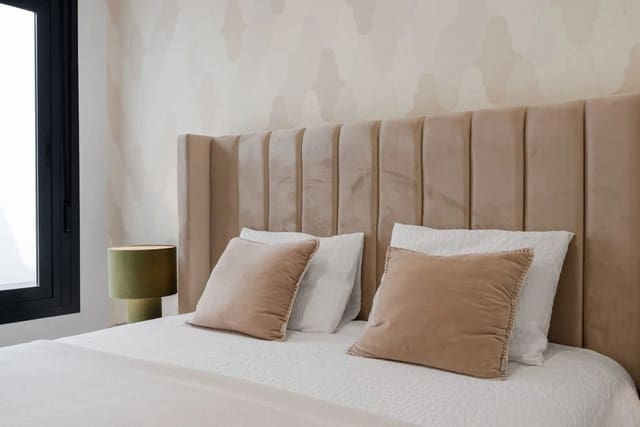 Apartamento de 2 habitaciones en Parque Central, Estepona en venta - 370.000 € (Ref: 9618807)