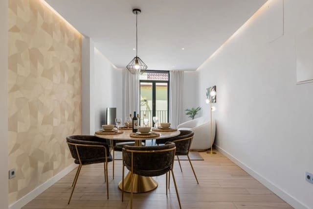 Apartamento de 2 habitaciones en Parque Central, Estepona en venta - 370.000 € (Ref: 9618807)