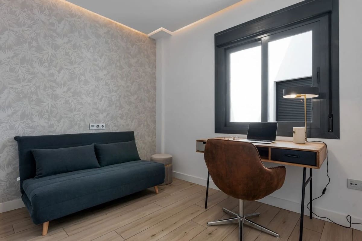 Apartamento de 2 habitaciones en Estepona en venta - 370.000 € (Ref: 9618807)