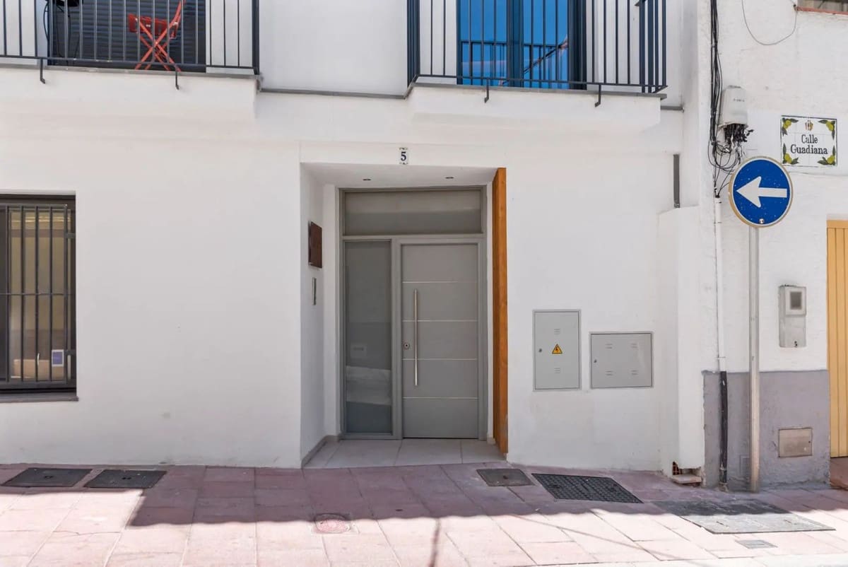 Apartamento de 2 habitaciones en Estepona en venta - 370.000 € (Ref: 9618807)