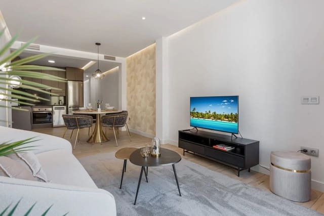 Apartamento de 2 habitaciones en Parque Central, Estepona en venta - 370.000 € (Ref: 9618807)