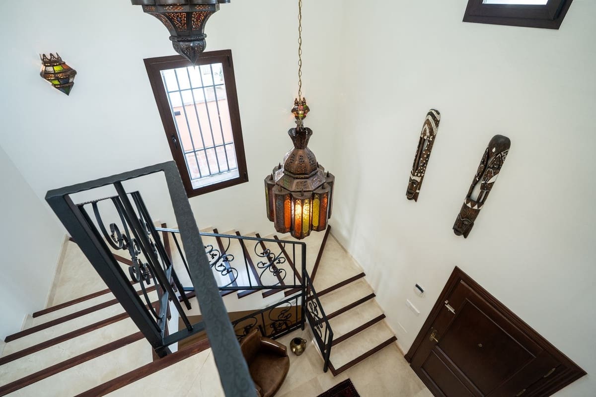 3 slaapkamer Villa te koop in Marbesa - € 2.275.000 (Ref: 9618808)