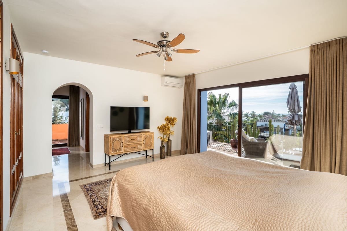 3 slaapkamer Villa te koop in Marbesa - € 2.275.000 (Ref: 9618808)