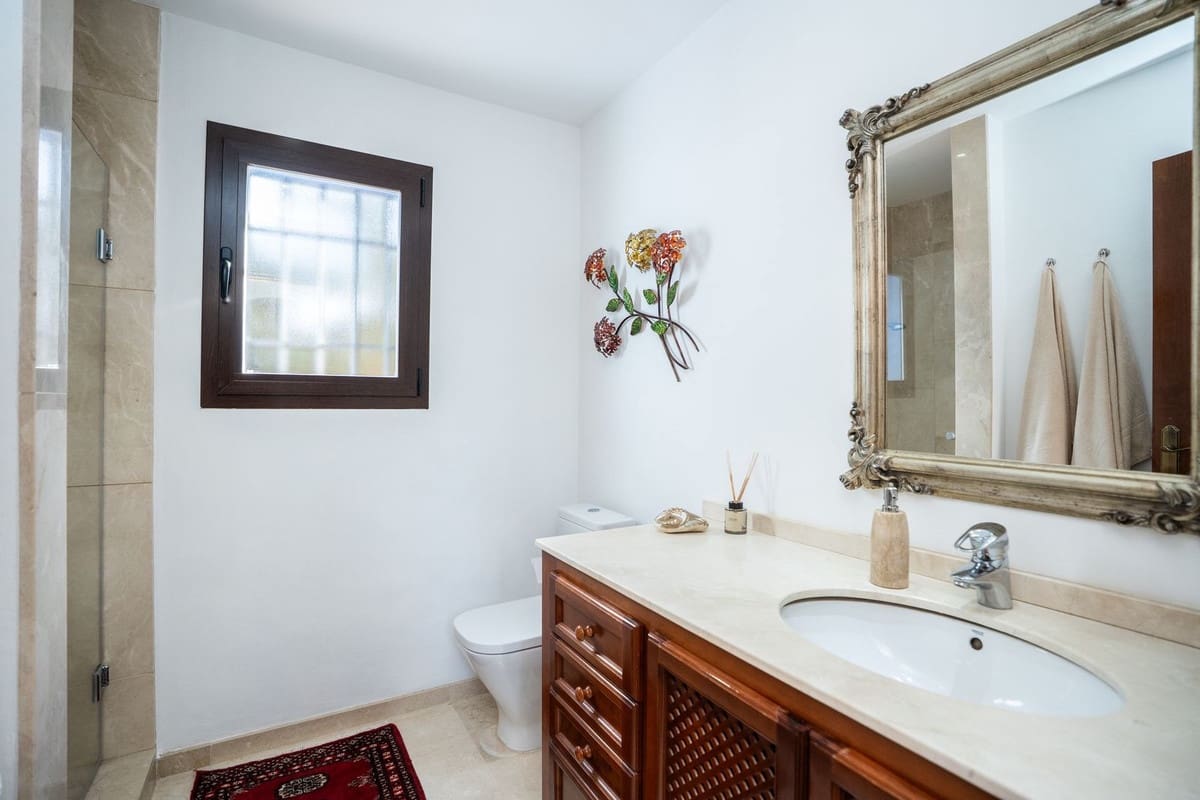 3 slaapkamer Villa te koop in Marbesa - € 2.275.000 (Ref: 9618808)