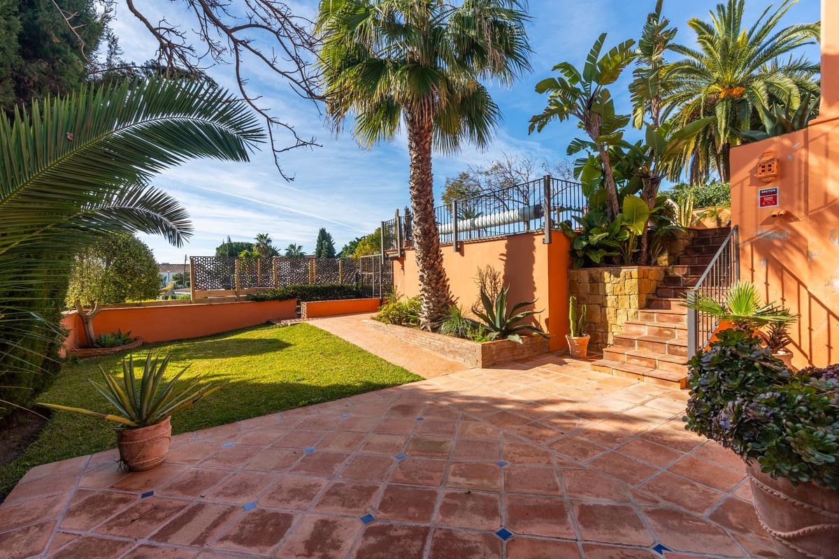 3 slaapkamer Villa te koop in Marbesa - € 2.275.000 (Ref: 9618808)