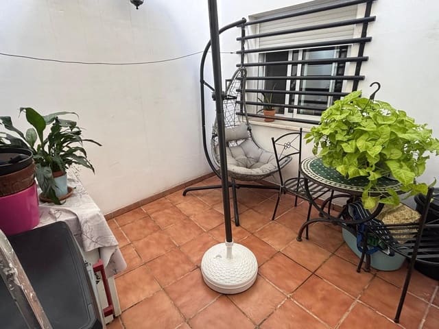 3 bedroom Apartment for sale in Centro Historico, Málaga city with garage - € 329,000 (Ref: 9618810)