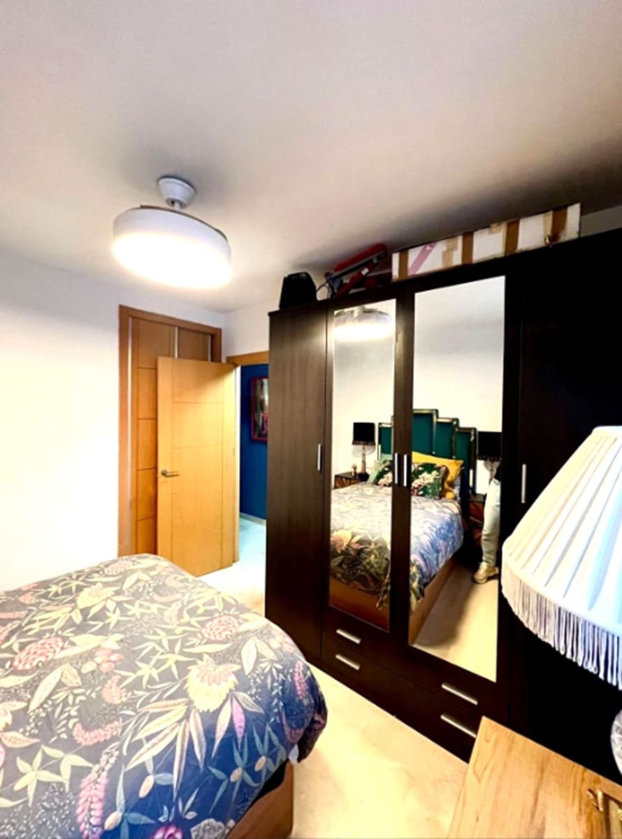 3 bedroom Apartment for sale in Malaga city with garage - € 329,000 (Ref: 9618810)