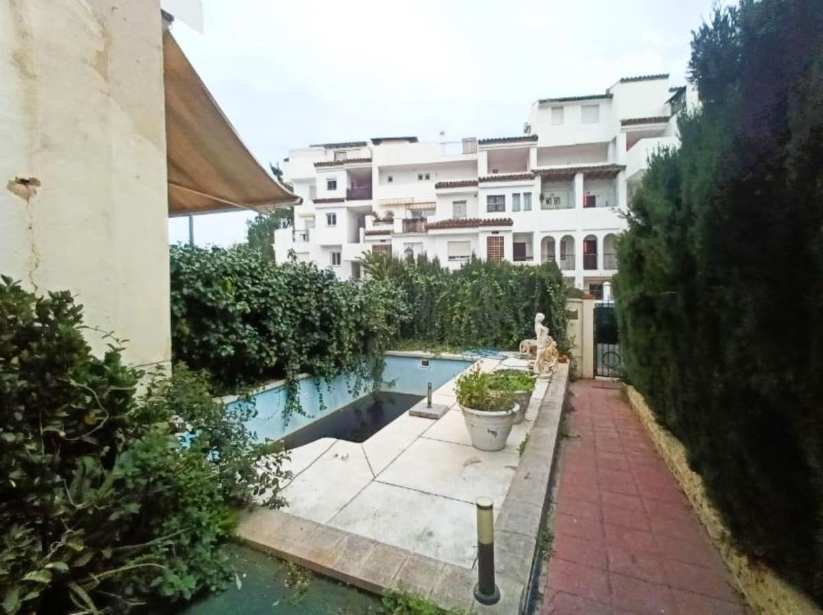 5 bedroom Villa for sale in Torremolinos - € 585,000 (Ref: 9618812)