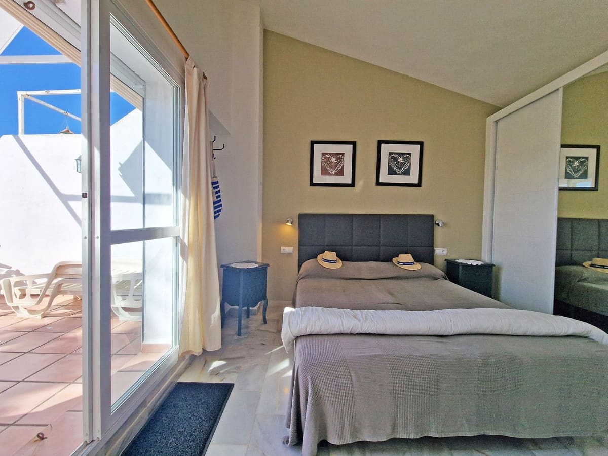 3 sovrum Hus till salu i La Reserva med garage - 370 000 € (Ref: 9620708)