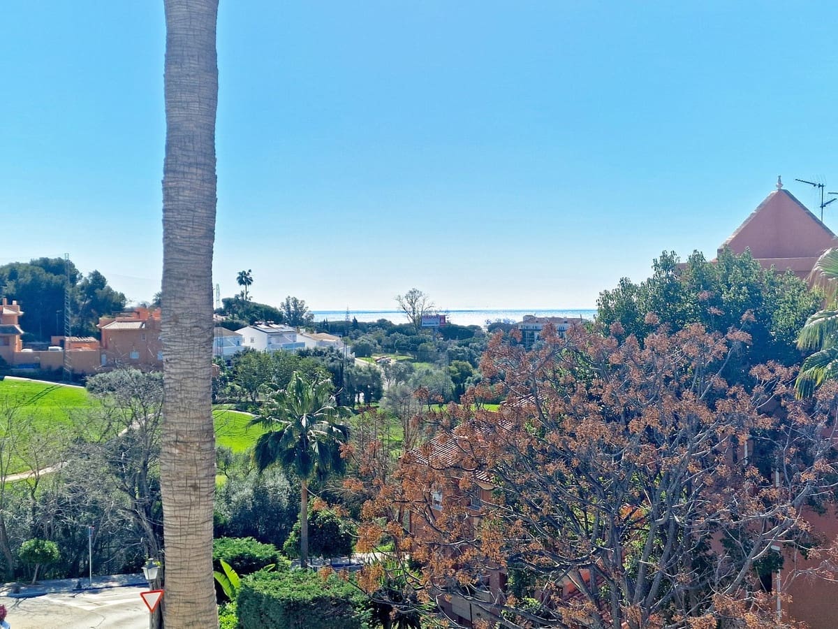 3 sovrum Hus till salu i La Reserva med garage - 370 000 € (Ref: 9620708)