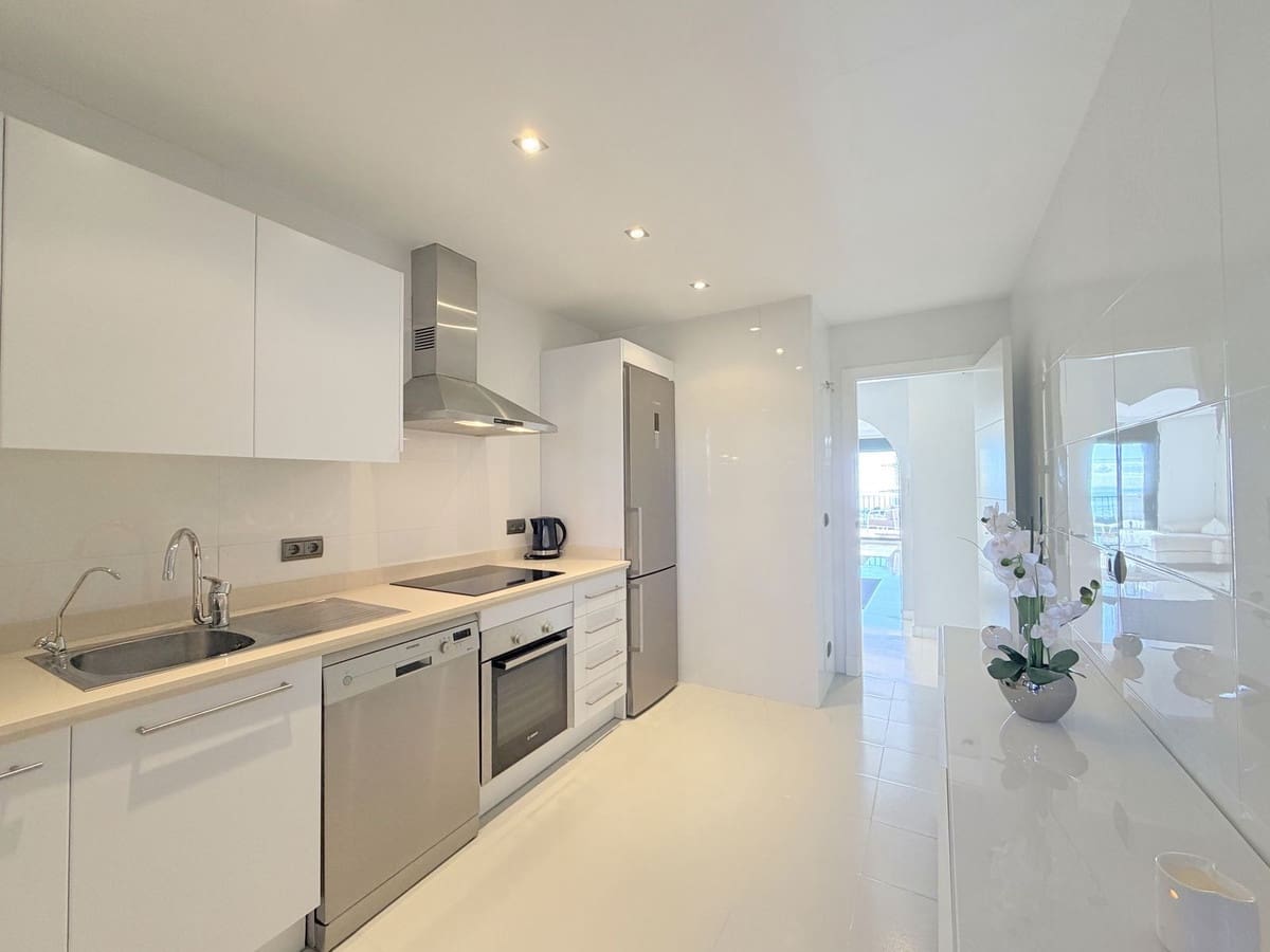 Apartamento de 2 habitaciones en Bahia de Casares en venta con garaje - 315.000 € (Ref: 9620709)