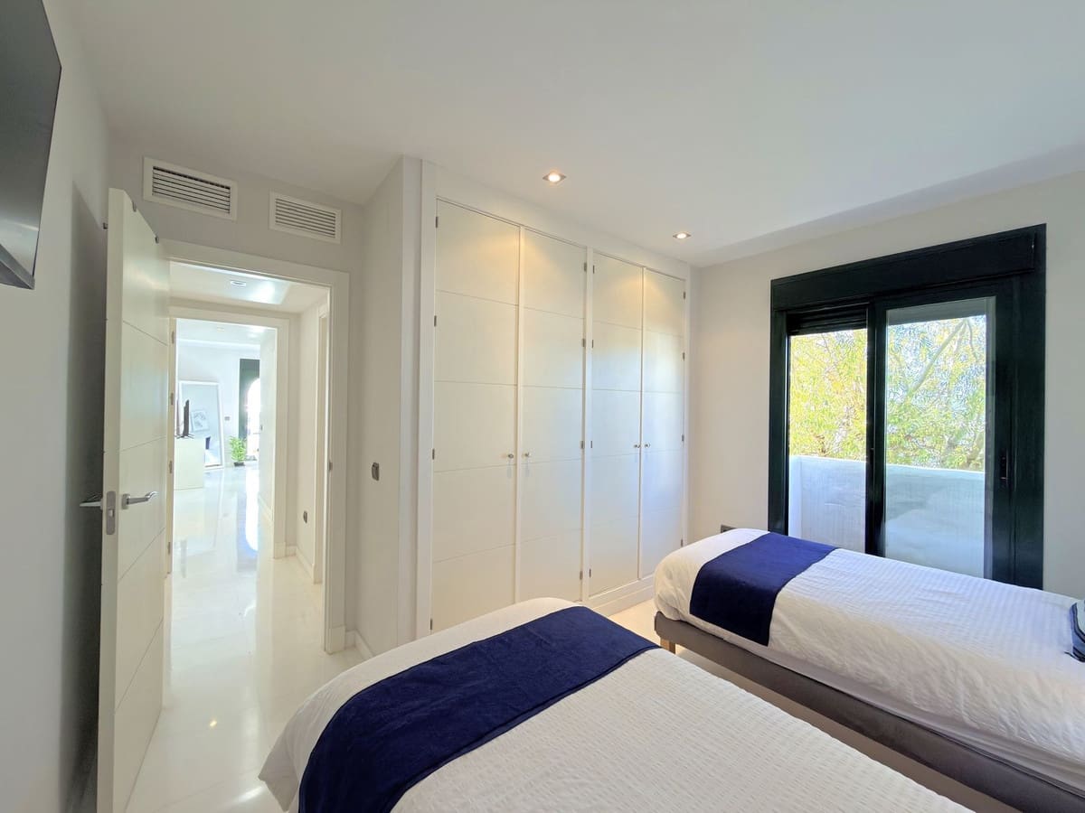 Apartamento de 2 habitaciones en Bahia de Casares en venta con garaje - 315.000 € (Ref: 9620709)