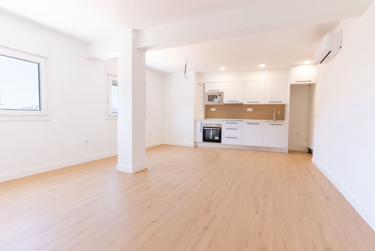 Apartamento de 2 habitaciones en Málaga ciudad en venta - 399.000 € (Ref: 9620711)