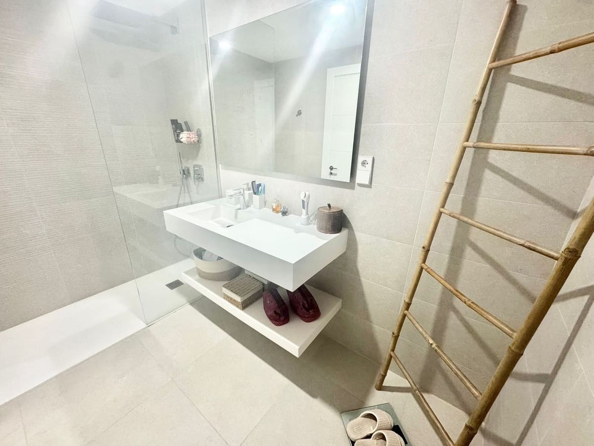 2 soveværelse Lejlighed til salg i La Cala de Mijas med garage - € 588.000 (Ref: 9627001)