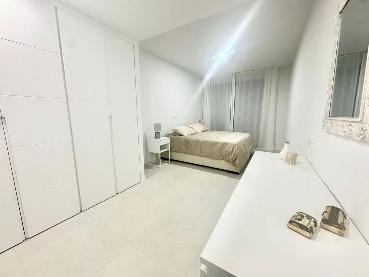 2 soveværelse Lejlighed til salg i La Cala de Mijas med garage - € 588.000 (Ref: 9627001)