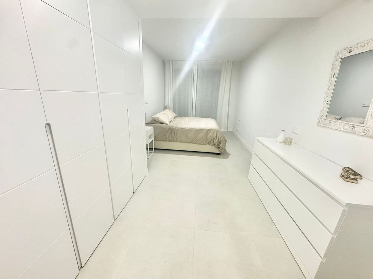 2 soveværelse Lejlighed til salg i La Cala de Mijas med garage - € 588.000 (Ref: 9627001)