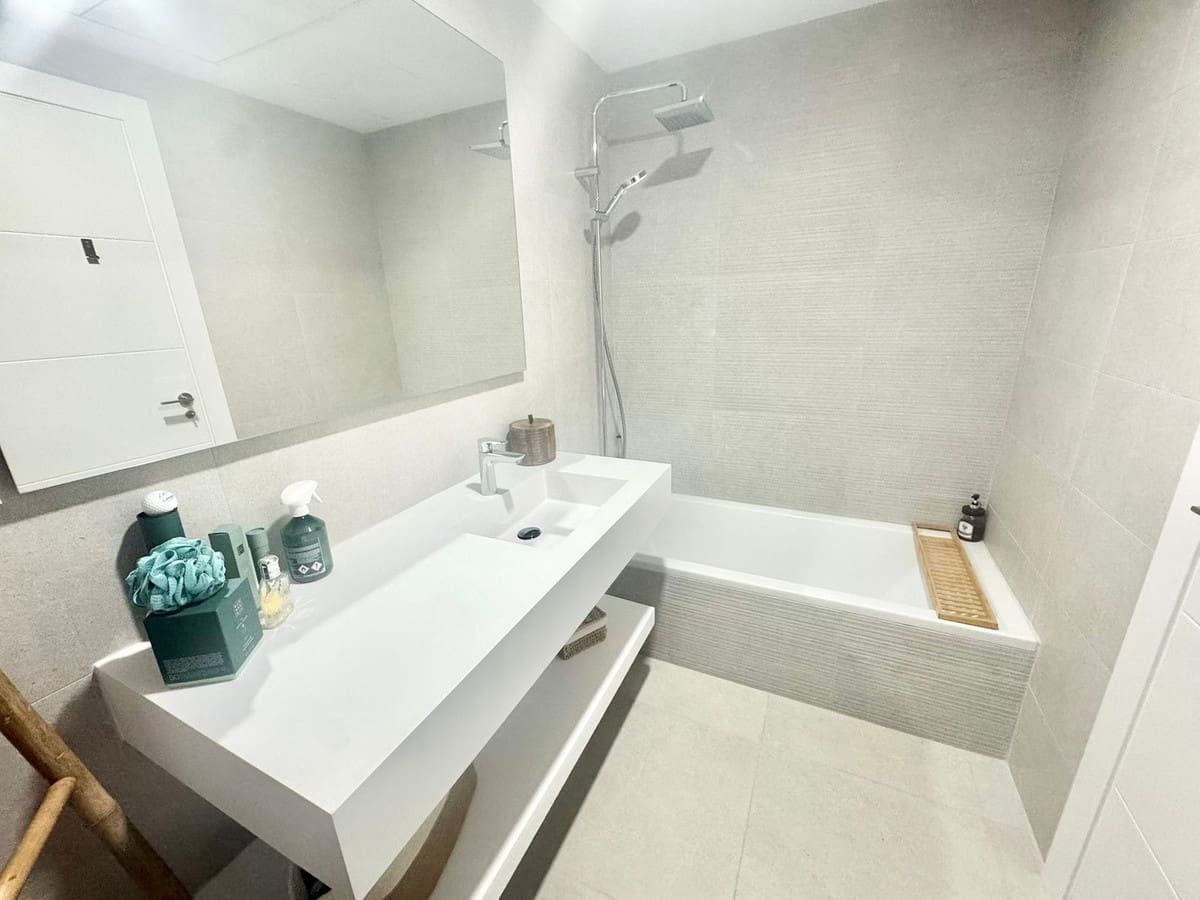 2 soveværelse Lejlighed til salg i La Cala de Mijas med garage - € 588.000 (Ref: 9627001)