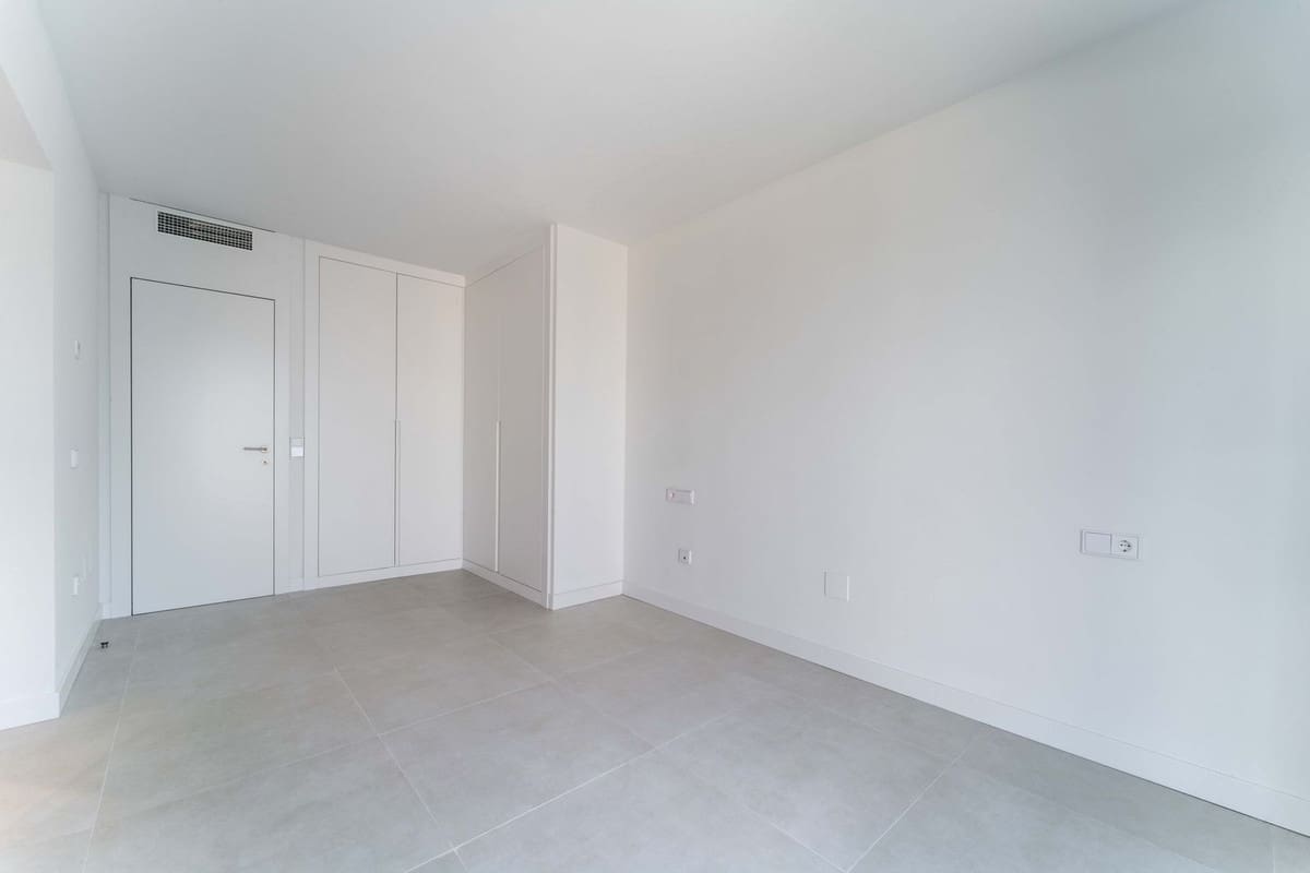 2 soverom Leilighet til salgs i Fuengirola med garasje - € 630 000 (Ref: 9627002)