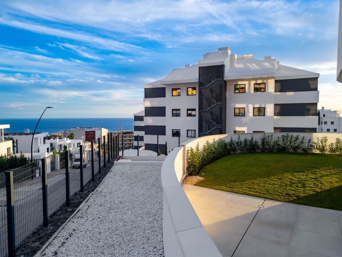 2 soverom Leilighet til salgs i Fuengirola med garasje - € 630 000 (Ref: 9627002)