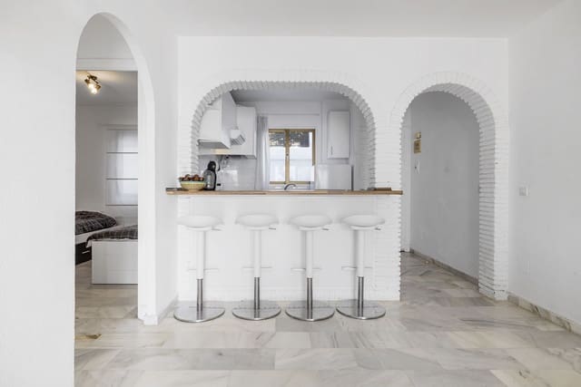 Apartamento de 2 habitaciones en Riviera del Sol, Mijas en venta con garaje - 330.000 € (Ref: 9627003)