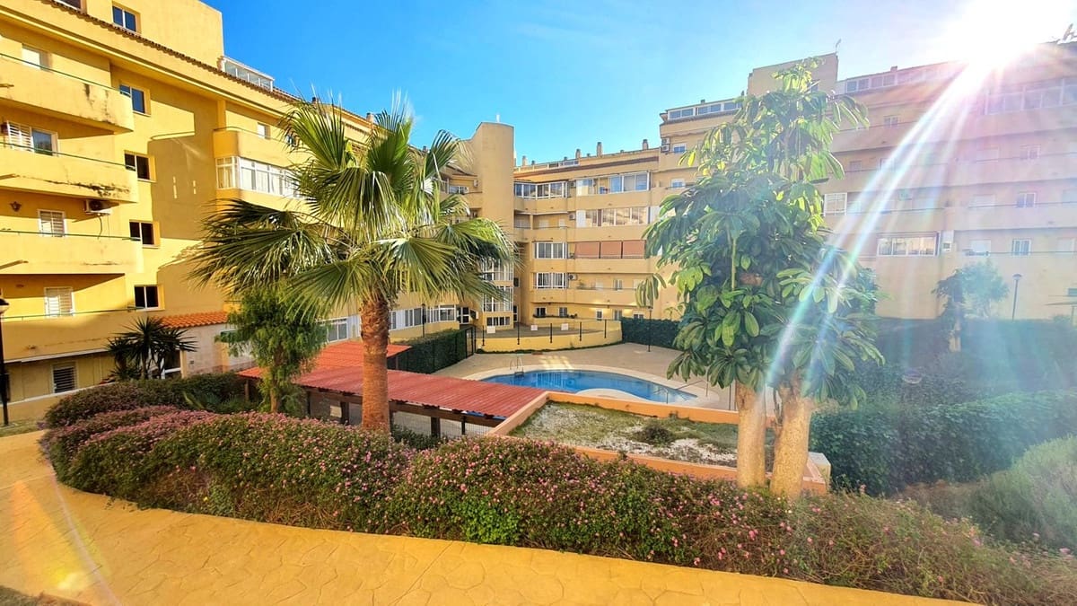 1 bedroom Apartment for sale in Fuengirola - € 229,000 (Ref: 9627004)