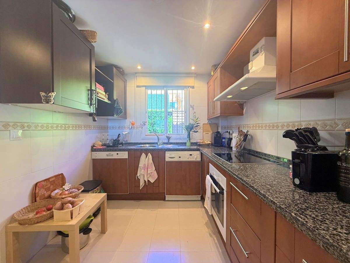 3 sypialnia Dom na sprzedaż w Estepona z garażem - 470 000 € (Ref: 9629272)