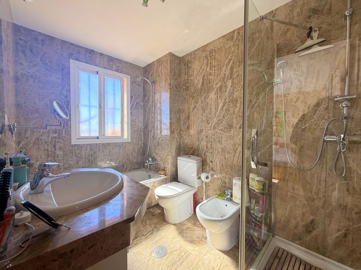 3 sypialnia Dom na sprzedaż w Estepona z garażem - 470 000 € (Ref: 9629272)