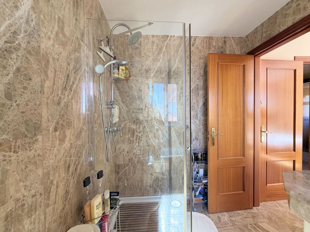 3 sypialnia Dom na sprzedaż w Estepona z garażem - 470 000 € (Ref: 9629272)