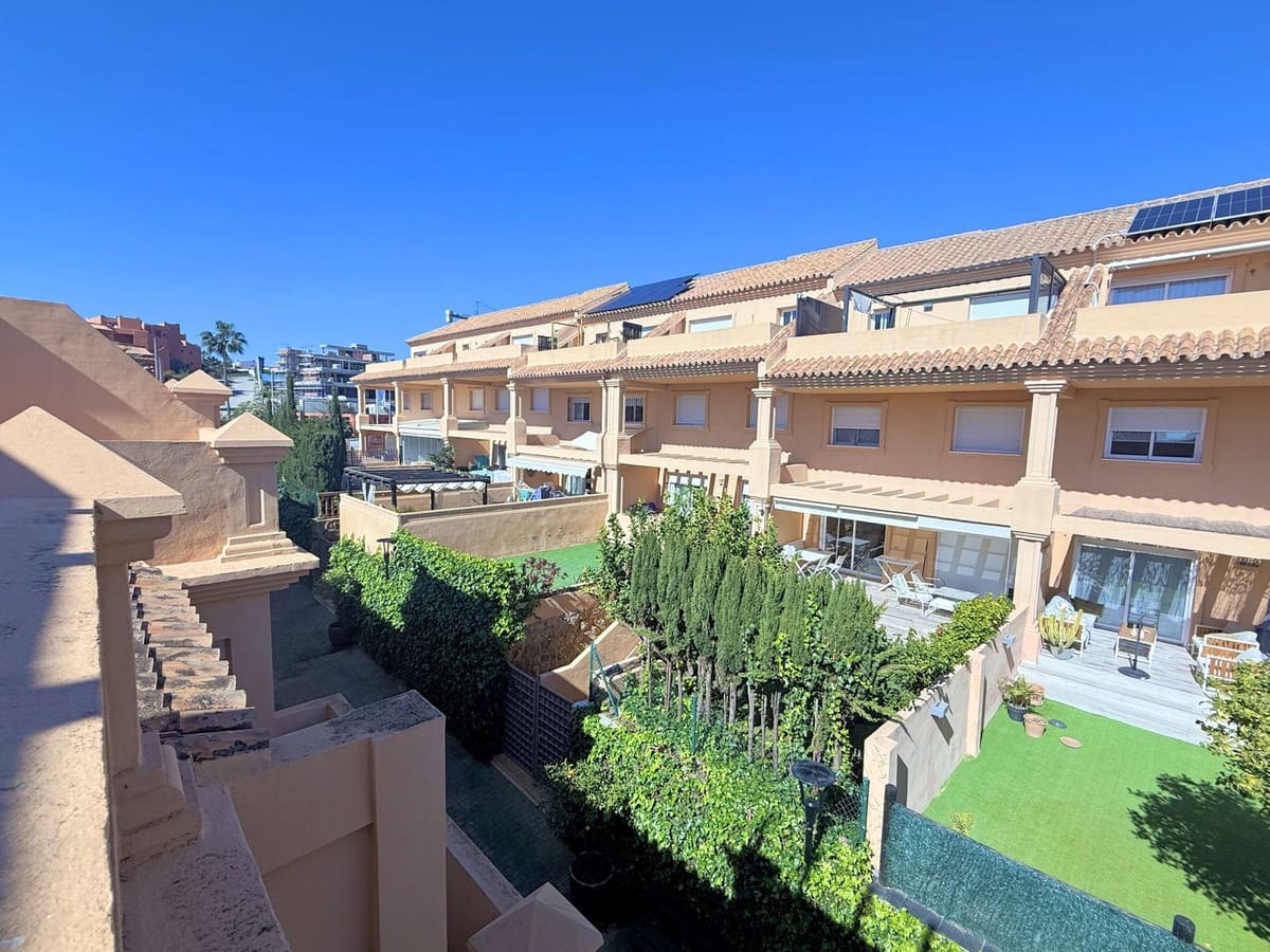 3 sypialnia Dom na sprzedaż w Estepona z garażem - 470 000 € (Ref: 9629272)