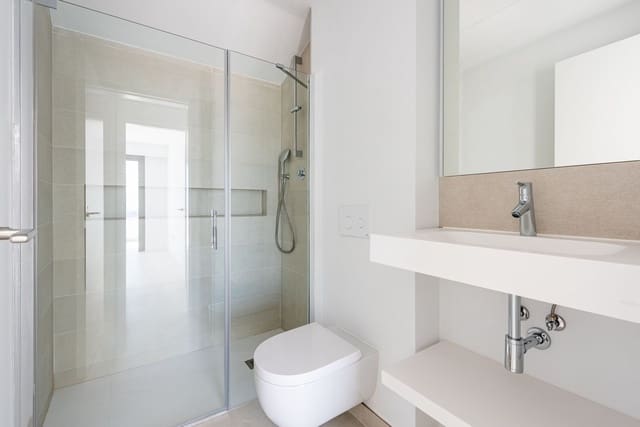 2 quarto Penthouse para venda em Castillo Sohail, Fuengirola com garagem - 825 000 € (Ref: 9629275)