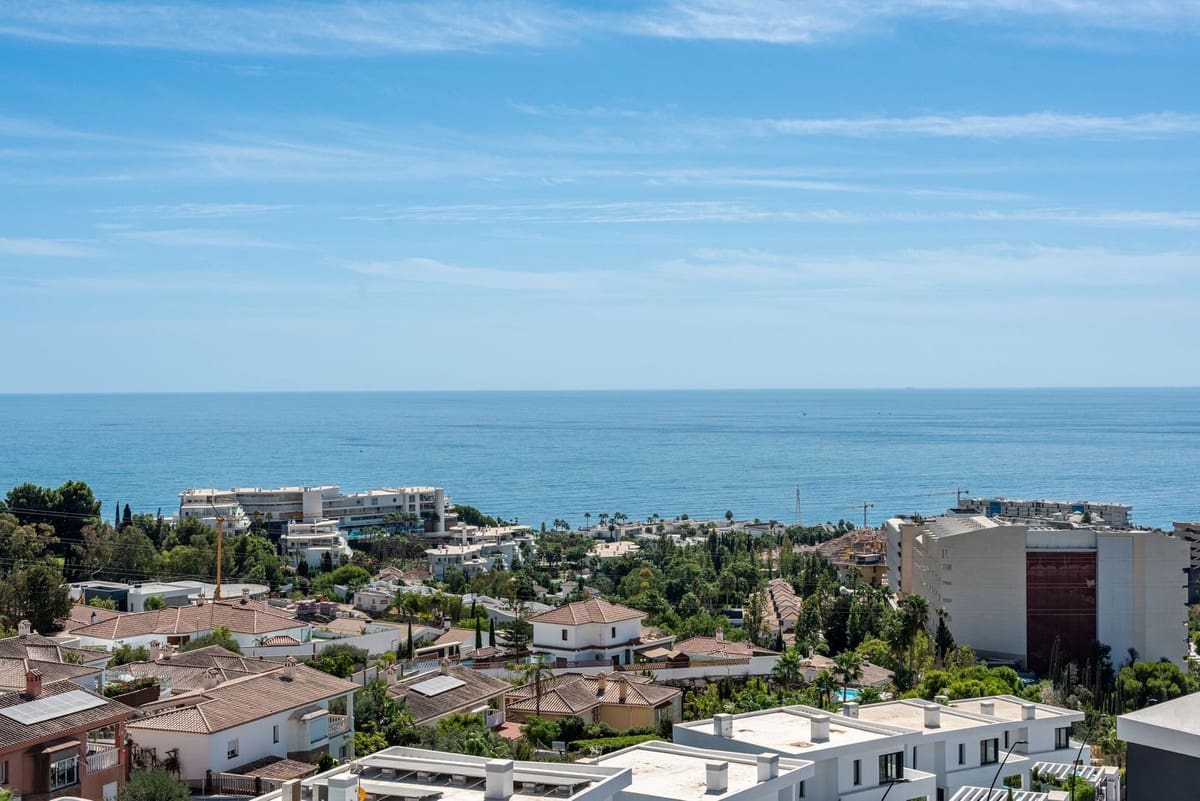 2 quarto Penthouse para venda em Fuengirola com garagem - 825 000 € (Ref: 9629275)