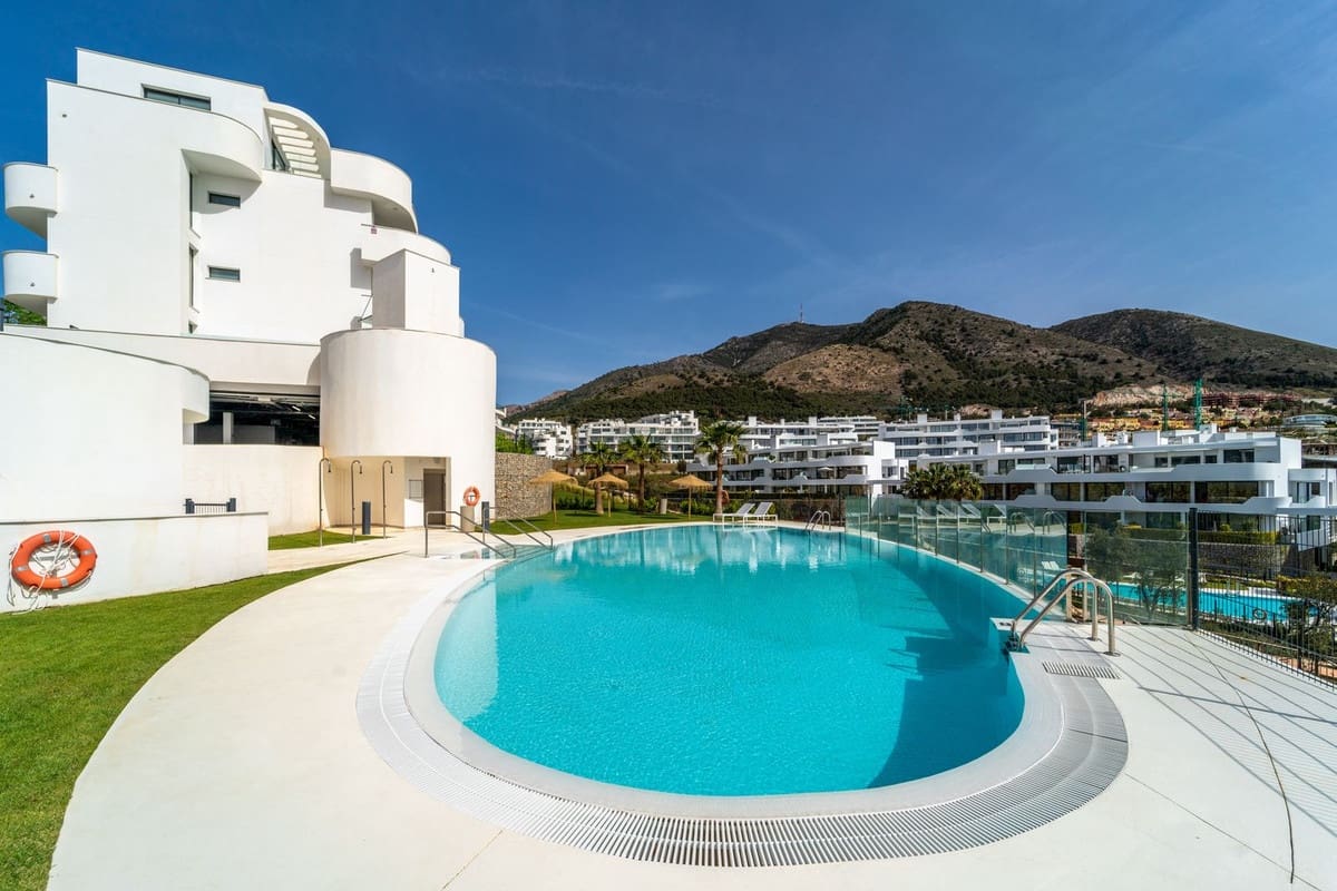 Ático de 3 habitaciones en Fuengirola en venta con garaje - 1.499.000 € (Ref: 9629279)