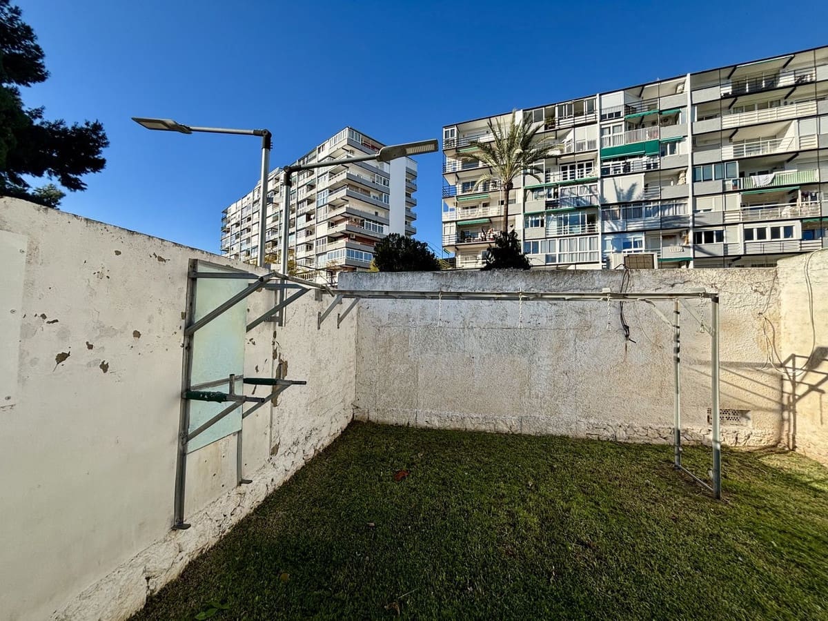 2 soveværelse Lejlighed til salg i Benalmadena med garage - € 255.000 (Ref: 9629283)