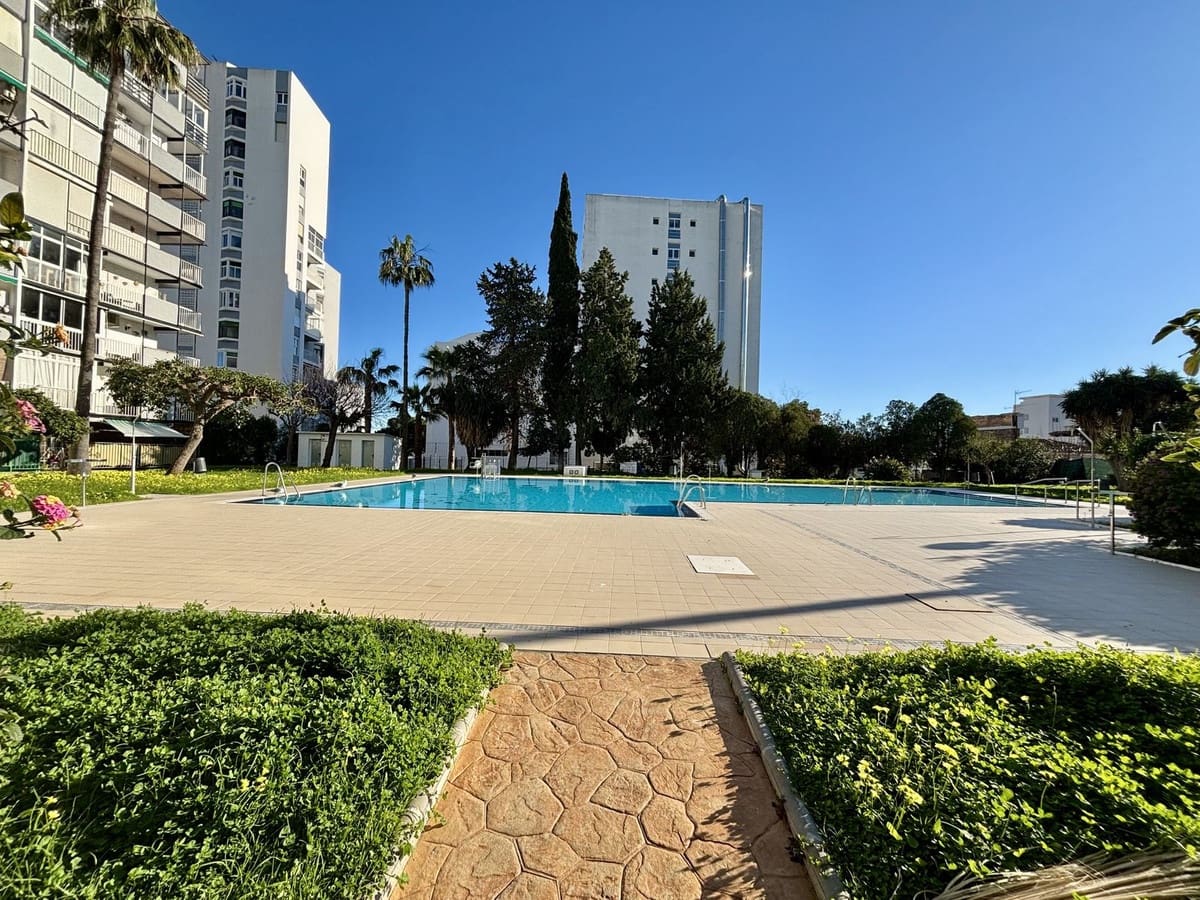 2 soveværelse Lejlighed til salg i Benalmadena med garage - € 255.000 (Ref: 9629283)