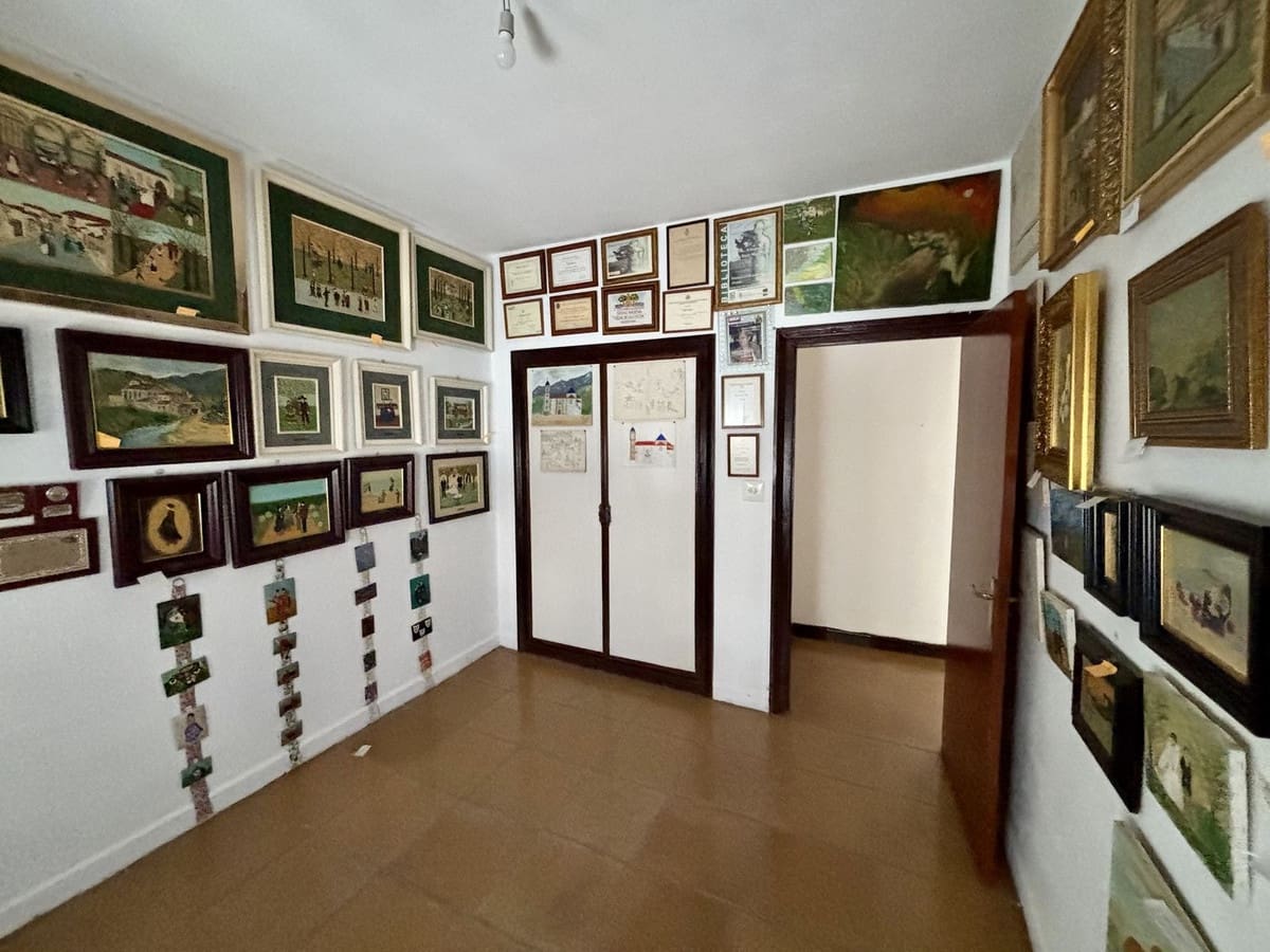 9 makuuhuone Huoneisto myytävänä paikassa Malaga kaupunki - 1 800 000 € (Ref: 9629285)