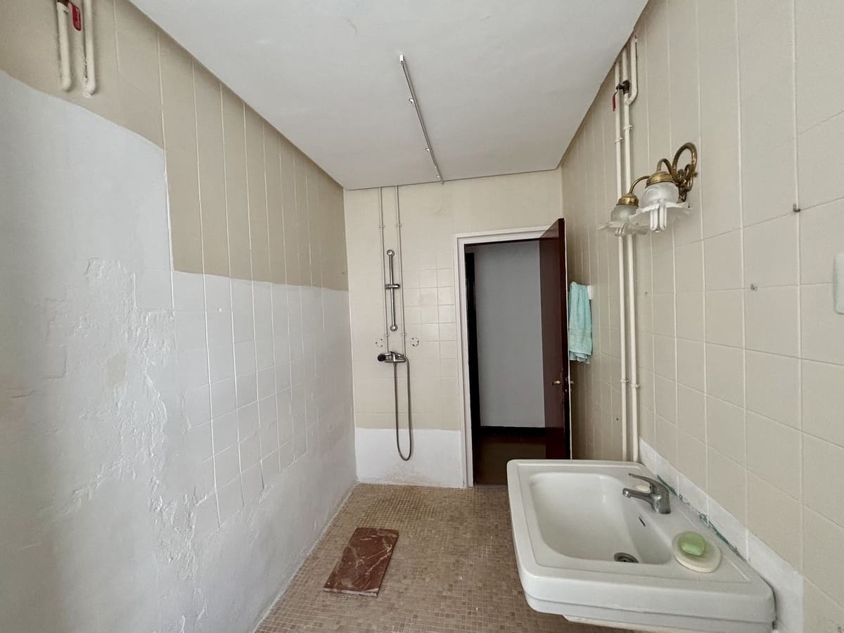 9 makuuhuone Huoneisto myytävänä paikassa Malaga kaupunki - 1 800 000 € (Ref: 9629285)