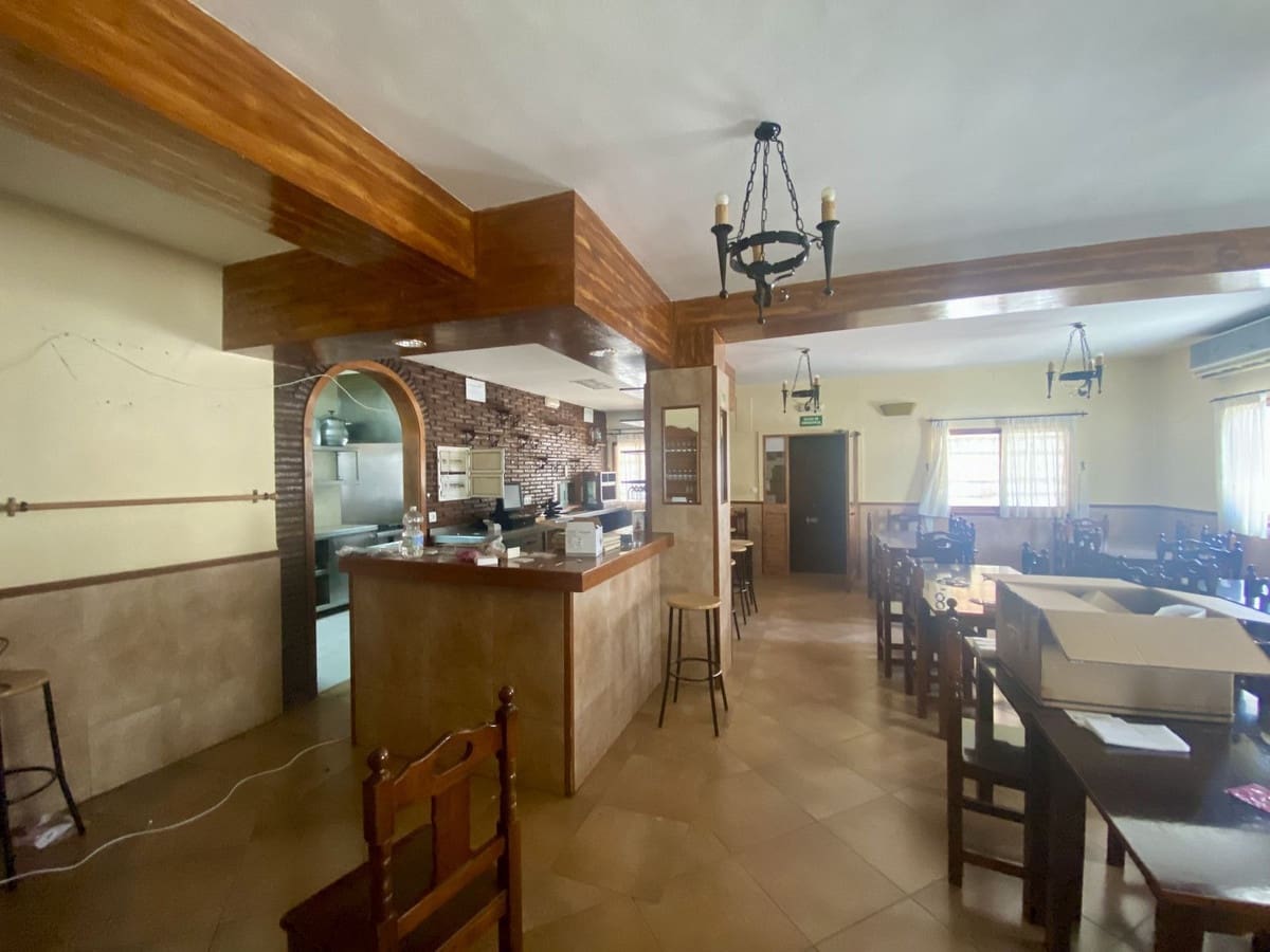 6 soverom Villa til salgs i Malaga by med garasje - € 960 000 (Ref: 9629286)