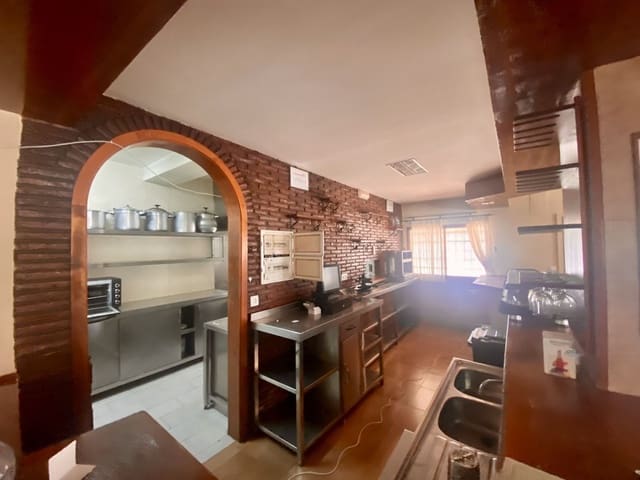 6 soverom Villa til salgs i El Limonar, Málaga by med garasje - € 960 000 (Ref: 9629286)