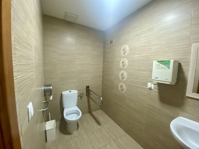 6 soverom Villa til salgs i El Limonar, Málaga by med garasje - € 960 000 (Ref: 9629286)