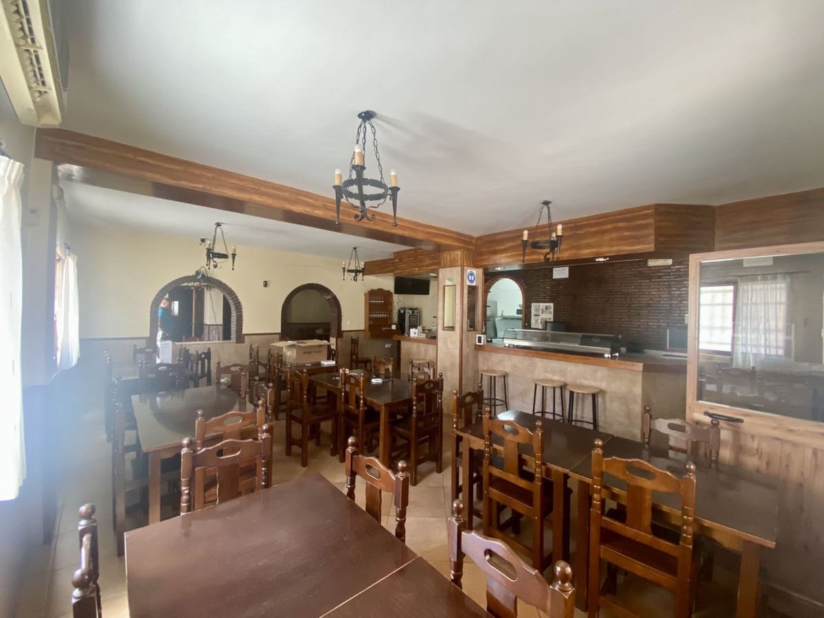 6 soverom Villa til salgs i Malaga by med garasje - € 960 000 (Ref: 9629286)