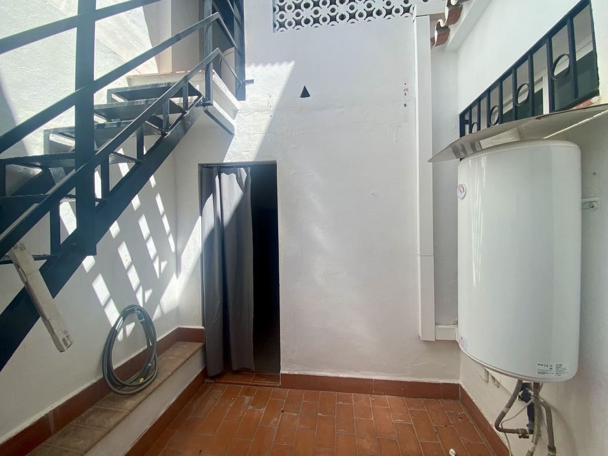 6 soverom Villa til salgs i Malaga by med garasje - € 960 000 (Ref: 9629286)