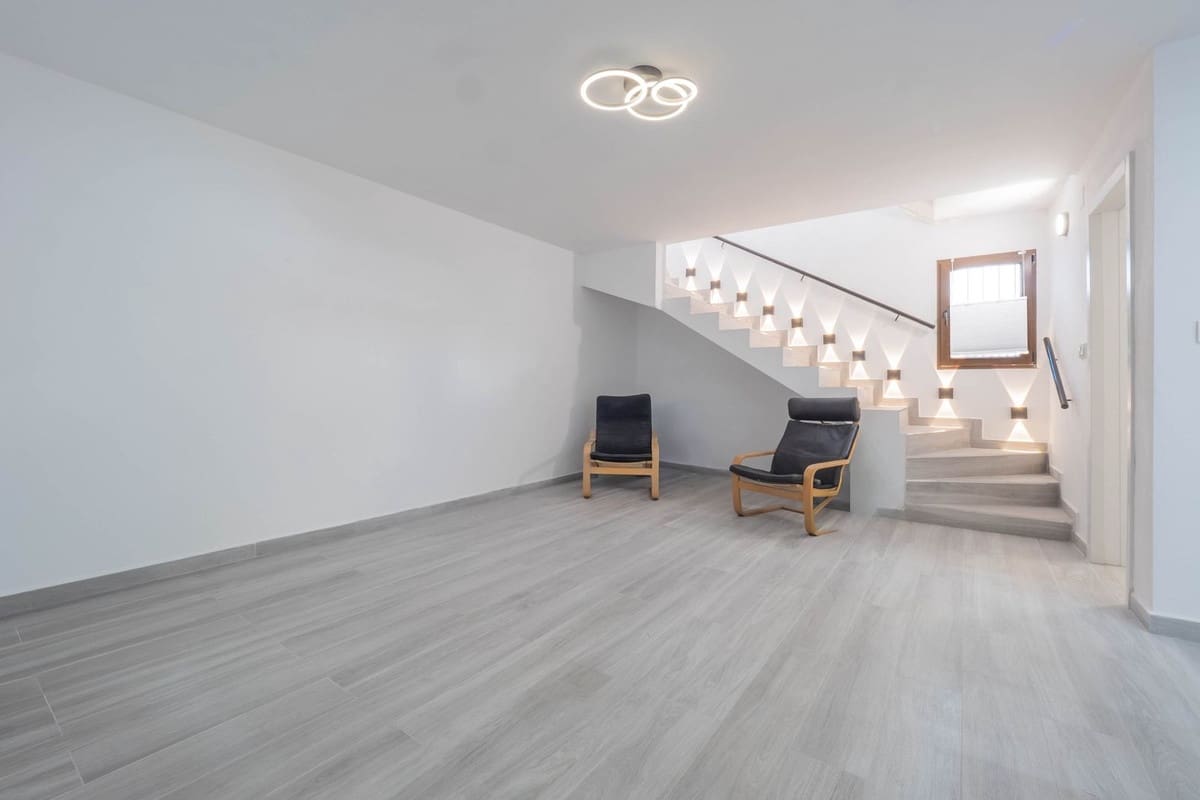 3 makuuhuone Omakotitalo myytävänä paikassa Alhaurin el Grande mukana 
autotalli - 285 000 € (Ref: 9629287)