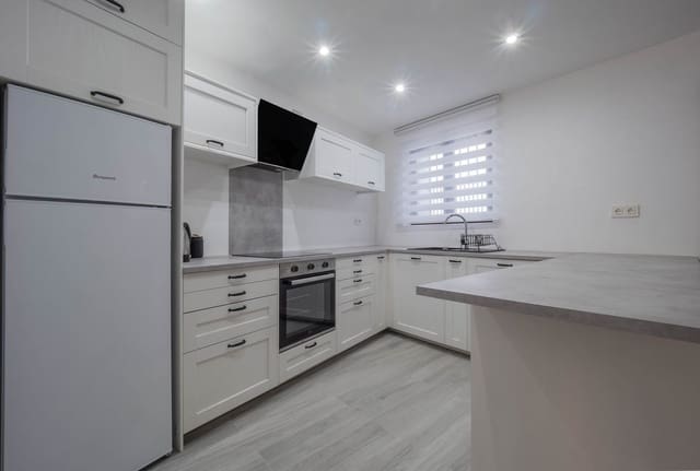 3 soverom Hus til salgs i Alhaurín el Grande med garasje - € 285 000 (Ref: 9629287)