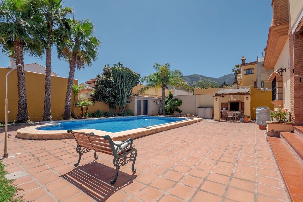 5 sovrum Villa till salu i Alhaurin el Grande med garage - 695 000 € (Ref: 9629288)