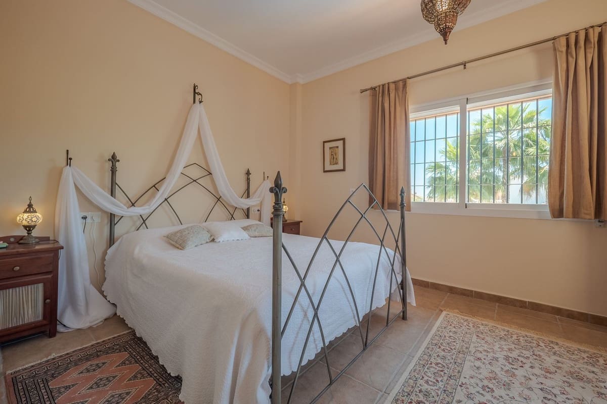 5 sovrum Villa till salu i Alhaurin el Grande med garage - 695 000 € (Ref: 9629288)